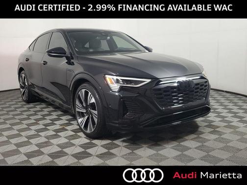 Mythos Black Metallic 2024 Audi Q8 e-tron Prestige