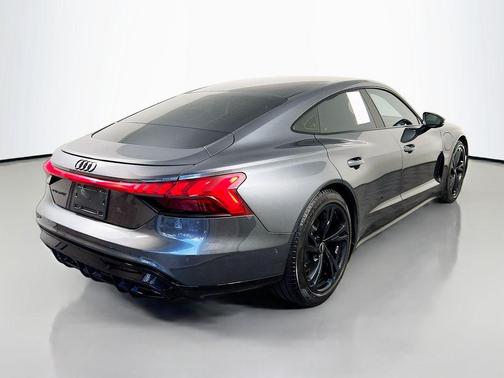 2023 Audi e-tron GT Prestige quattro