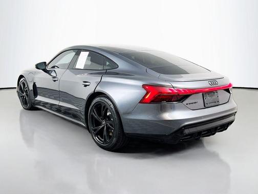 2023 Audi e-tron GT Prestige quattro