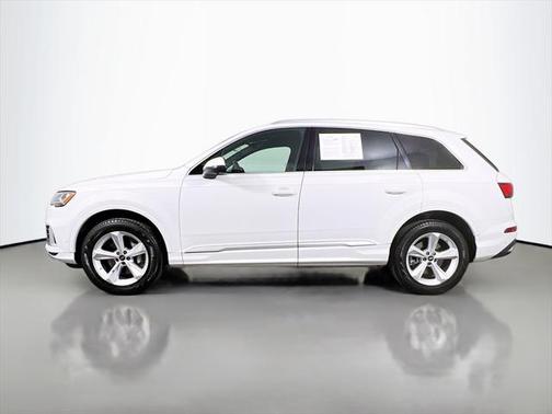 2023 Audi Q7 45 Premium Plus