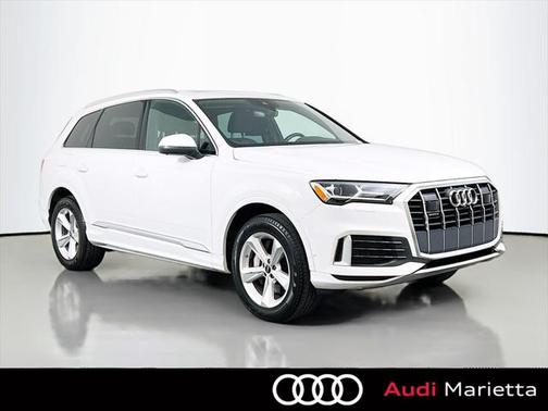 2023 Audi Q7 45 Premium Plus