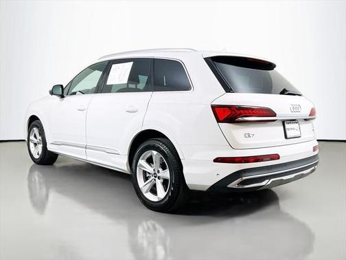 2023 Audi Q7 45 Premium Plus