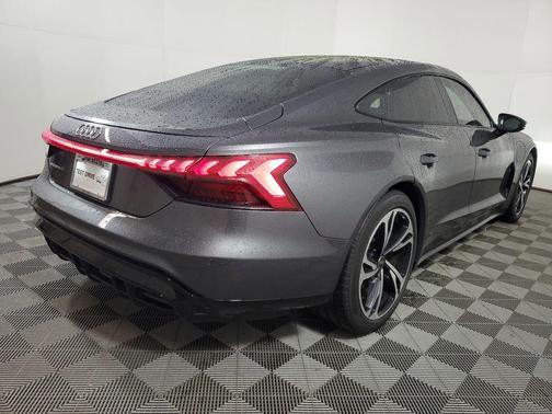 2022 Audi e-tron GT Premium Plus