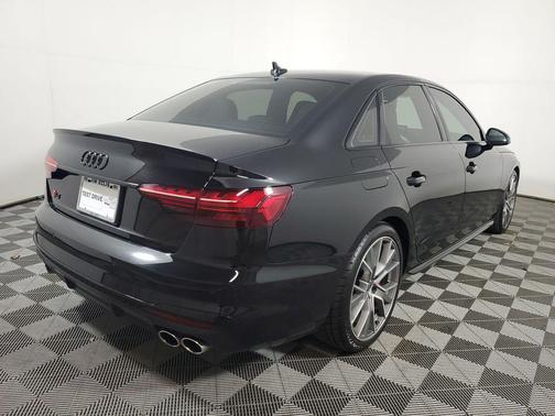 Mythos Black Metallic 2022 Audi S4 3.0T Premium