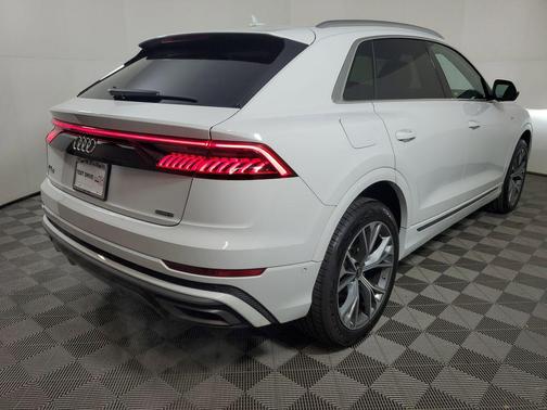 2023 Audi Q8 55 Premium Plus