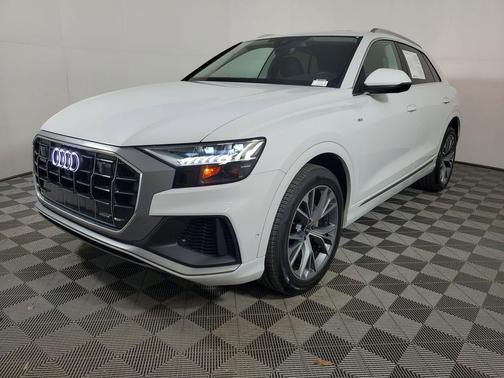 2023 Audi Q8 55 Premium Plus