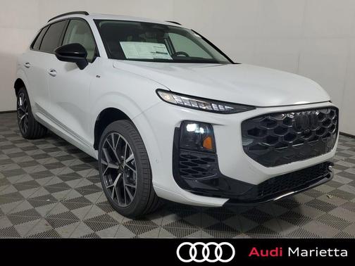 Glacier White Metallic 2026 Audi Q3 TFSI quattro S tronic