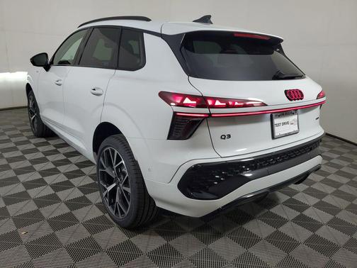 Glacier White Metallic 2026 Audi Q3 TFSI quattro S tronic