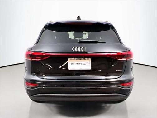 2025 Audi Q6 e-tron Premium Plus quattro
