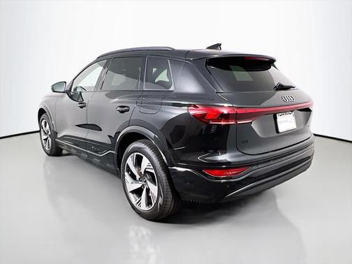 2025 Audi Q6 e-tron Premium Plus quattro