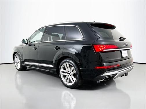 2025 Audi Q7 55 Premium Plus