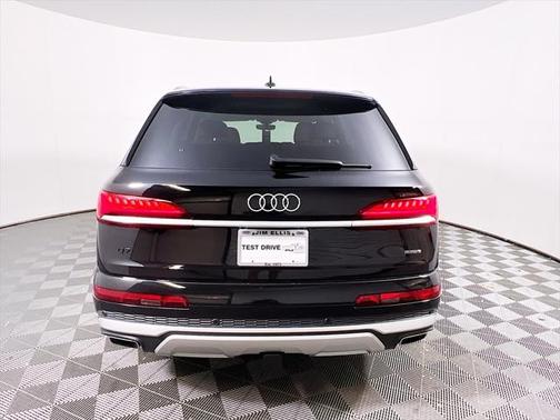 2025 Audi Q7 55 Premium Plus