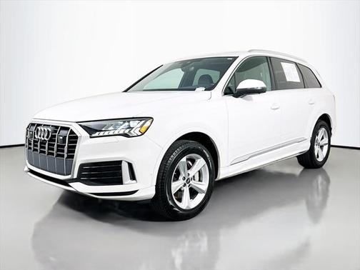 2023 Audi Q7 45 Premium Plus