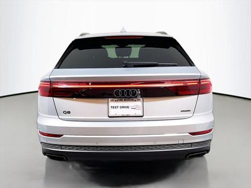 2025 Audi Q8 55 Premium Plus