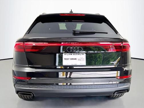 2025 Audi Q8 55 Premium
