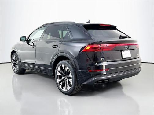 2025 Audi Q8 55 Premium