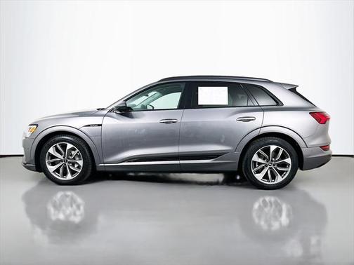 2021 Audi e-tron Premium Plus