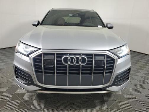 2022 Audi Q7 55 Premium Plus