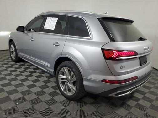 2022 Audi Q7 55 Premium Plus