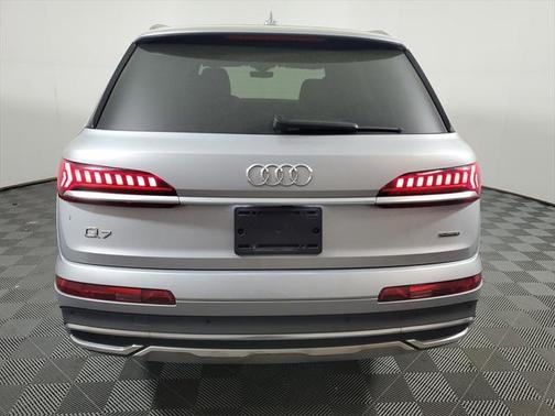 2022 Audi Q7 55 Premium Plus