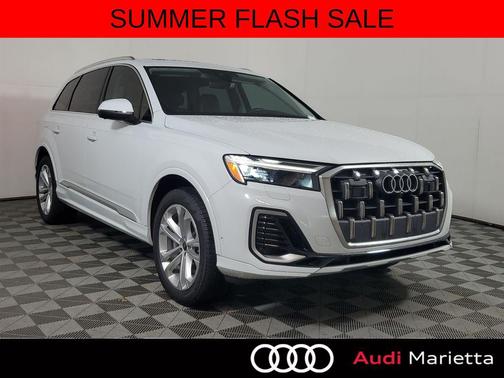 Glacier White Metallic 2025 Audi Q7 55 Premium