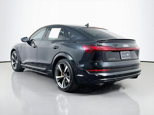 2022 Audi e-tron S Premium Plus