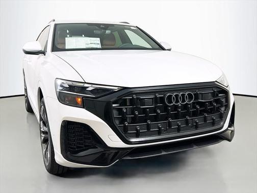 2025 Audi Q8 55 Premium