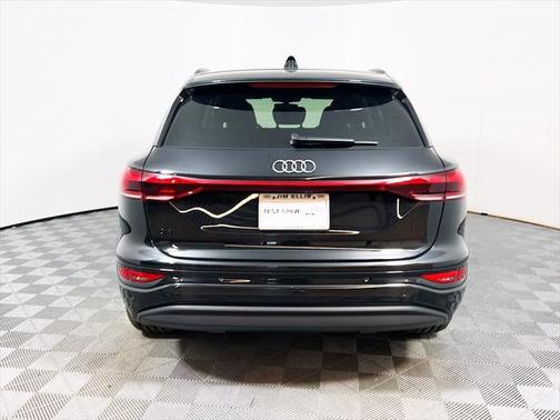 2025 Audi Q6 e-tron Premium Plus quattro