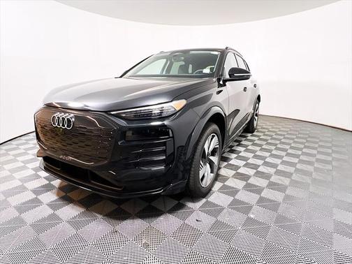 2025 Audi Q6 e-tron Premium Plus quattro