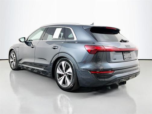 2024 Audi Q8 e-tron Premium Plus