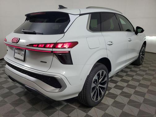 2026 Audi Q3 S line