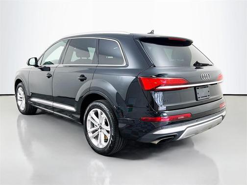 2025 Audi Q7 55 Premium Plus