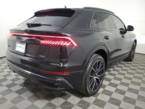 2023 Audi Q8 55 Premium Plus