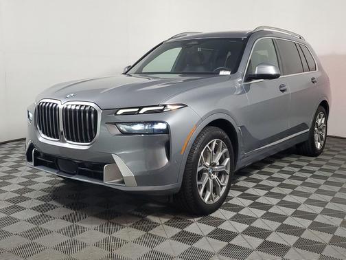 Skyscraper Grey Metallic 2023 BMW X7 xDrive40i