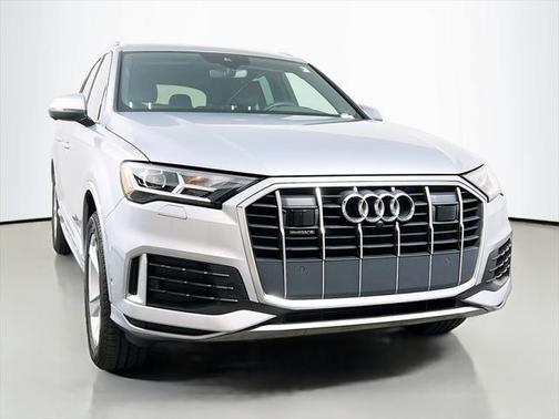 2022 Audi Q7 45 Premium Plus
