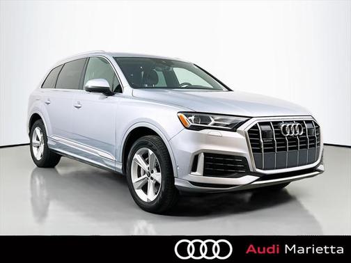 2022 Audi Q7 45 Premium Plus
