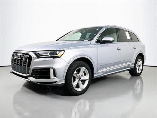 2022 Audi Q7 45 Premium Plus