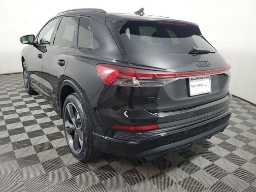 Mythos Black Metallic 2024 Audi Q4 e-tron Premium Plus 50 quattro