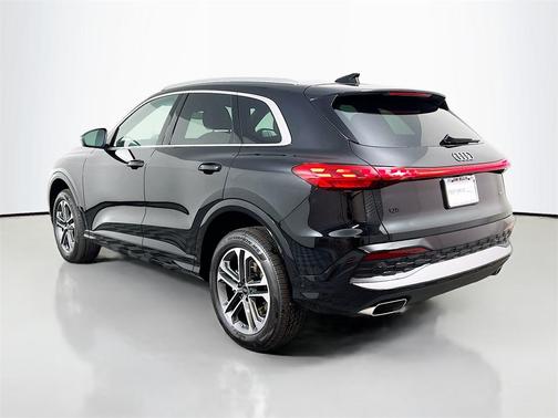 2025 Audi Q5 Premium TFSI quattro S tronic