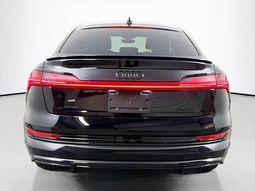 2022 Audi e-tron Sportback S line Prestige
