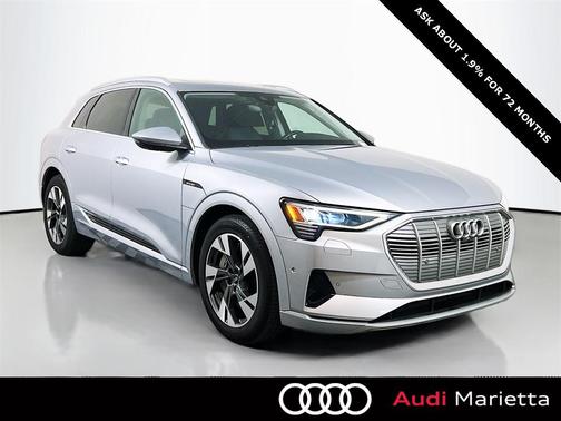 2022 Audi e-tron Premium Plus
