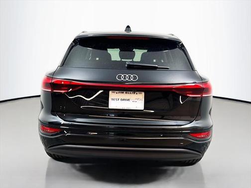 2025 Audi Q6 e-tron Premium