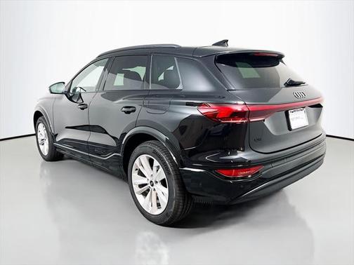 2025 Audi Q6 e-tron Premium