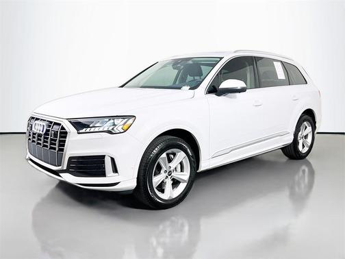 2024 Audi Q7 45 Premium Plus