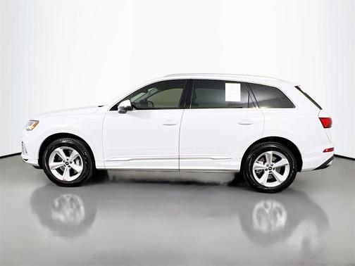 2024 Audi Q7 45 Premium Plus