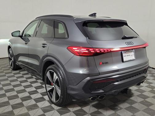 Daytona Gray Pearl Effect 2026 Audi SQ5 3.0T Premium Plus