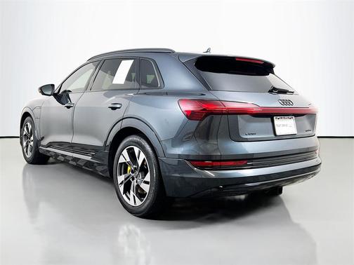 2022 Audi e-tron Premium
