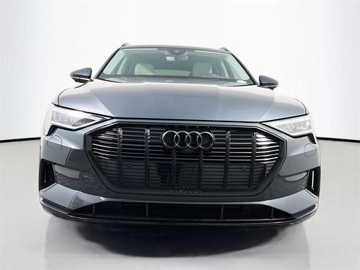 2022 Audi e-tron Premium