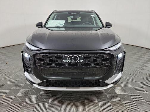 Mythos Black Metallic 2026 Audi Q3 TFSI quattro S tronic