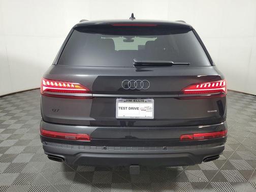 Mythos Black Metallic 2026 Audi Q7 55 Premium Plus